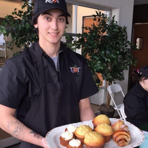 Meet your Posher, Angelo - Picture 1 of 4